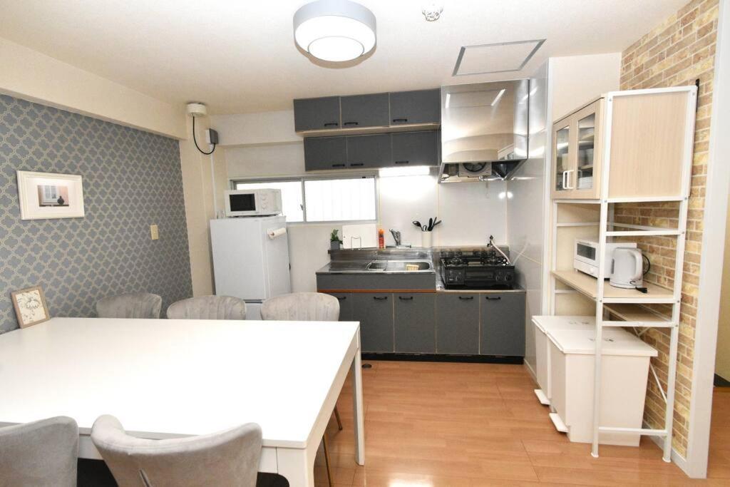 ゆったり1Ldkで最大8人まで宿泊可能！博多駅・キャナルも徒歩圏内！コンビニ・スーパー徒歩１分！ 住吉 エクステリア 写真